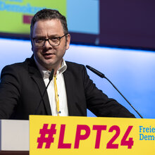 Dr. Oliver Niedostadek